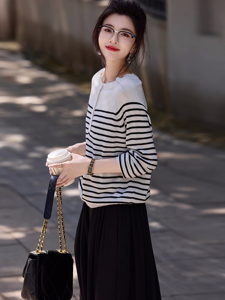 減齡百搭條紋衫