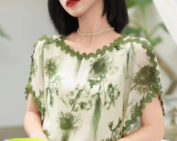 飛袖碎花雪紡衫